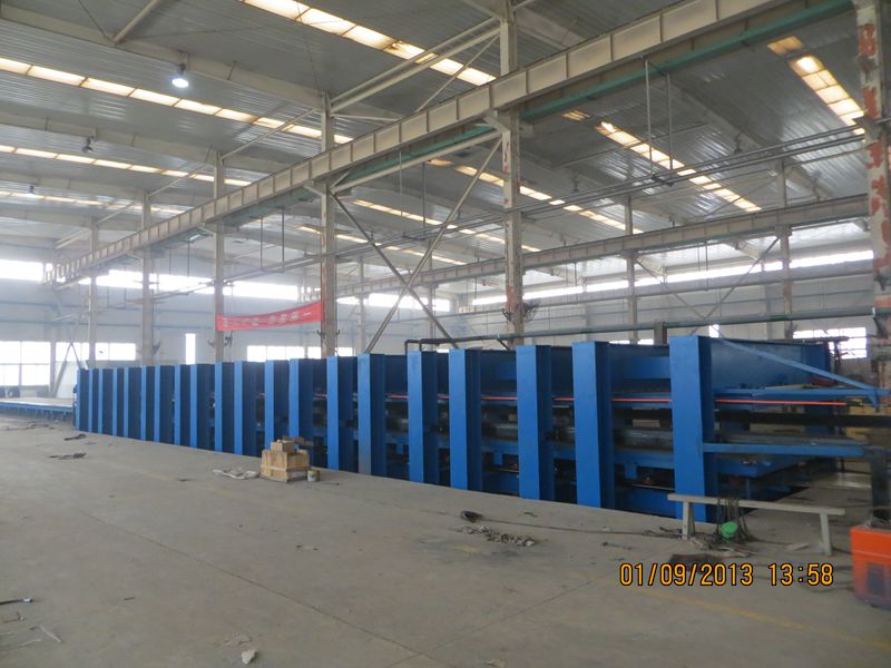 冷藏車廂板熱壓機(jī)