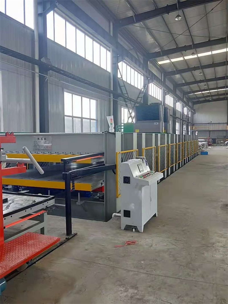 冷藏車廂板熱壓機(jī)